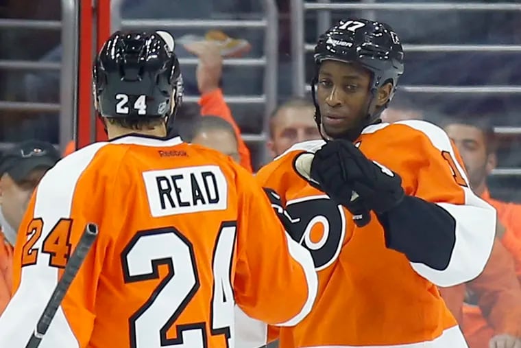 Wayne Simmonds återvänder till Philadelphia Flyers för att tillkännage pensionsceremonin